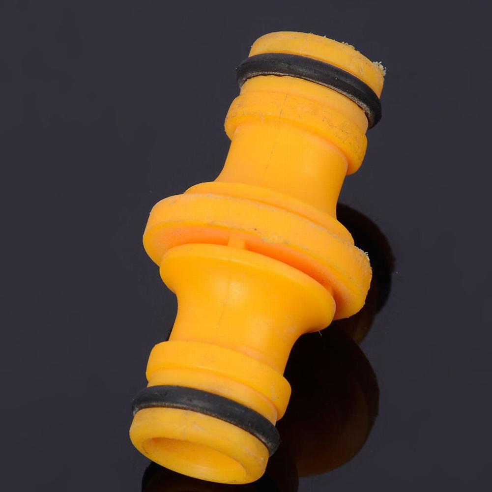 Conector de acessórios para mangueira juntando 2 acessórios de jardim