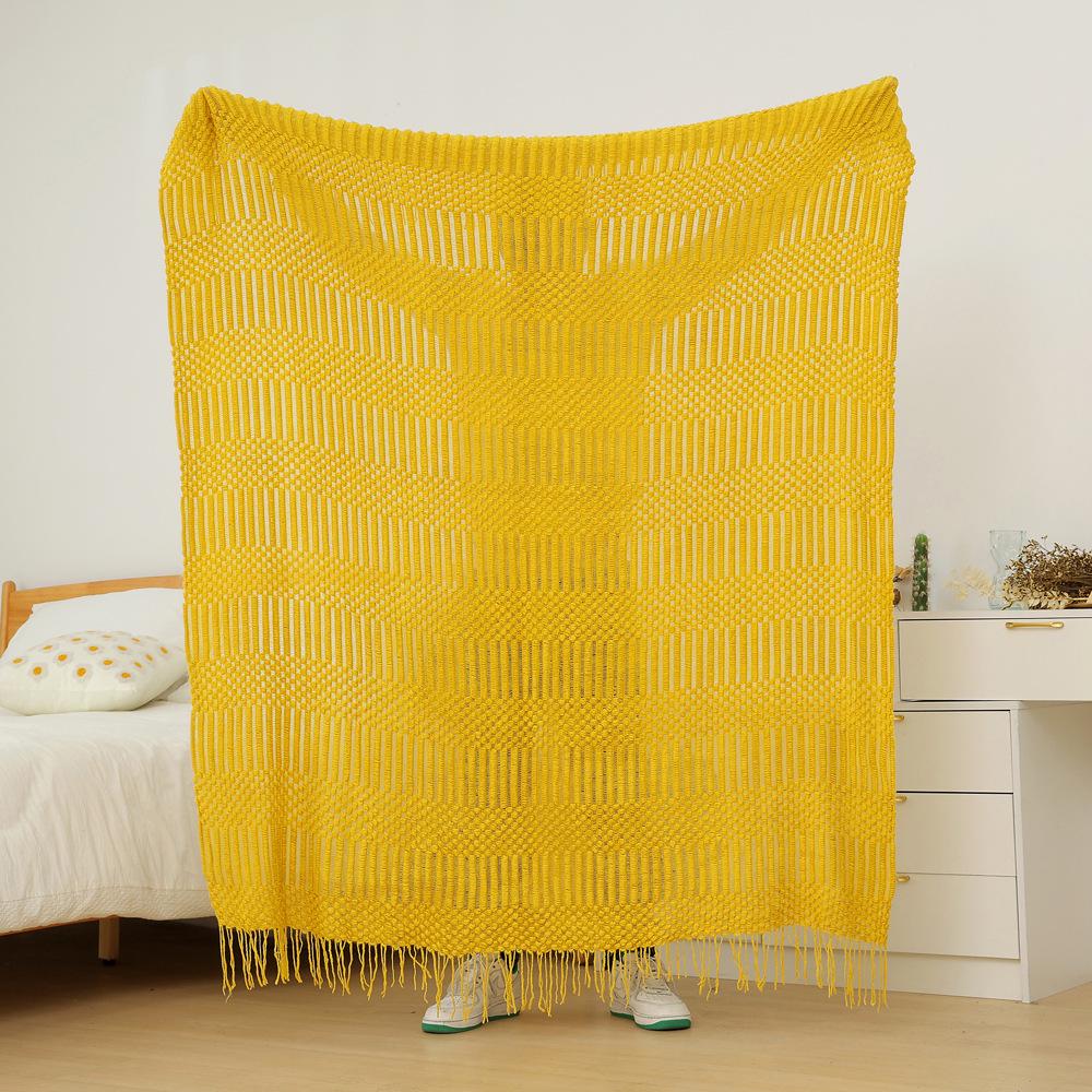 Nordic Light Luxury Sofa Throw Blanket & Shawl for Office, Nap, and Bed