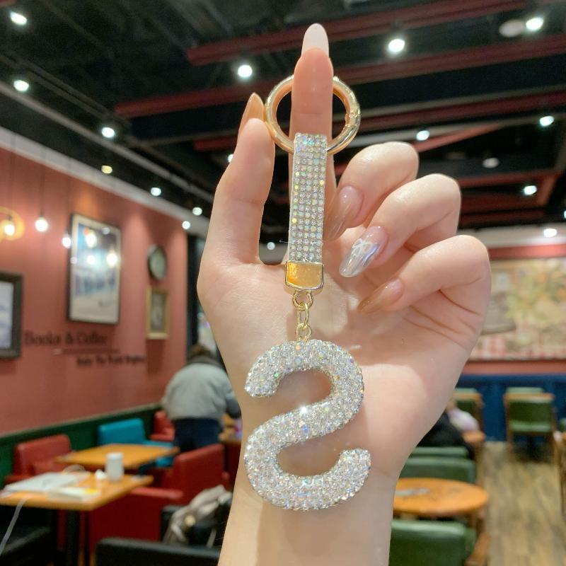 Trendy Letter Key Ring Sparkly Crystal Rhinestone Decor Keychain for Women Purse Car Key Accessory Gift
