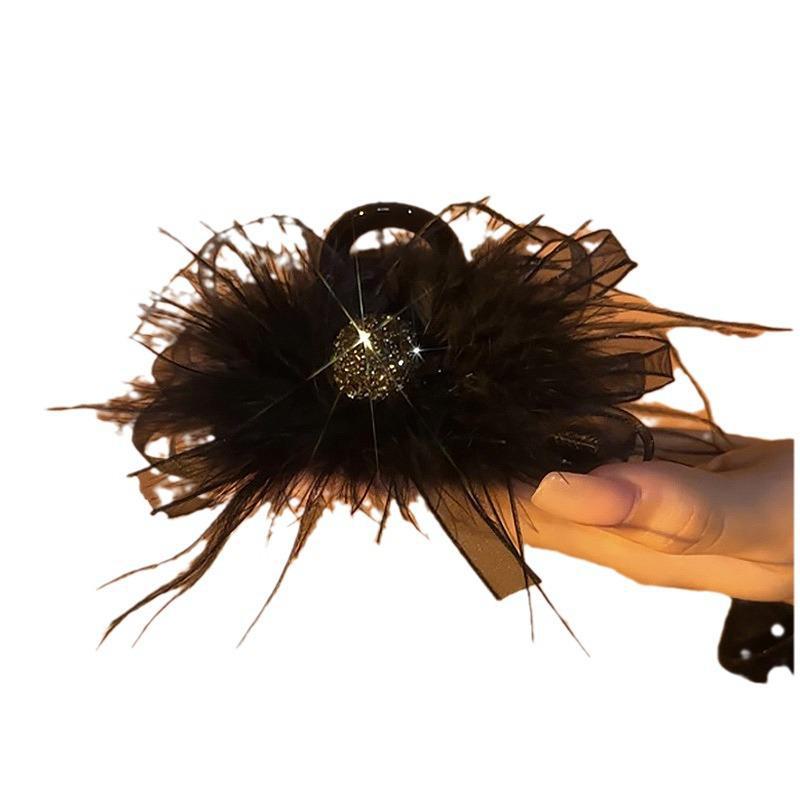 High-Grade Feather and Ostrich Hair Shark Clip for Autumn/Winter - Elegant Ponytail Headdress