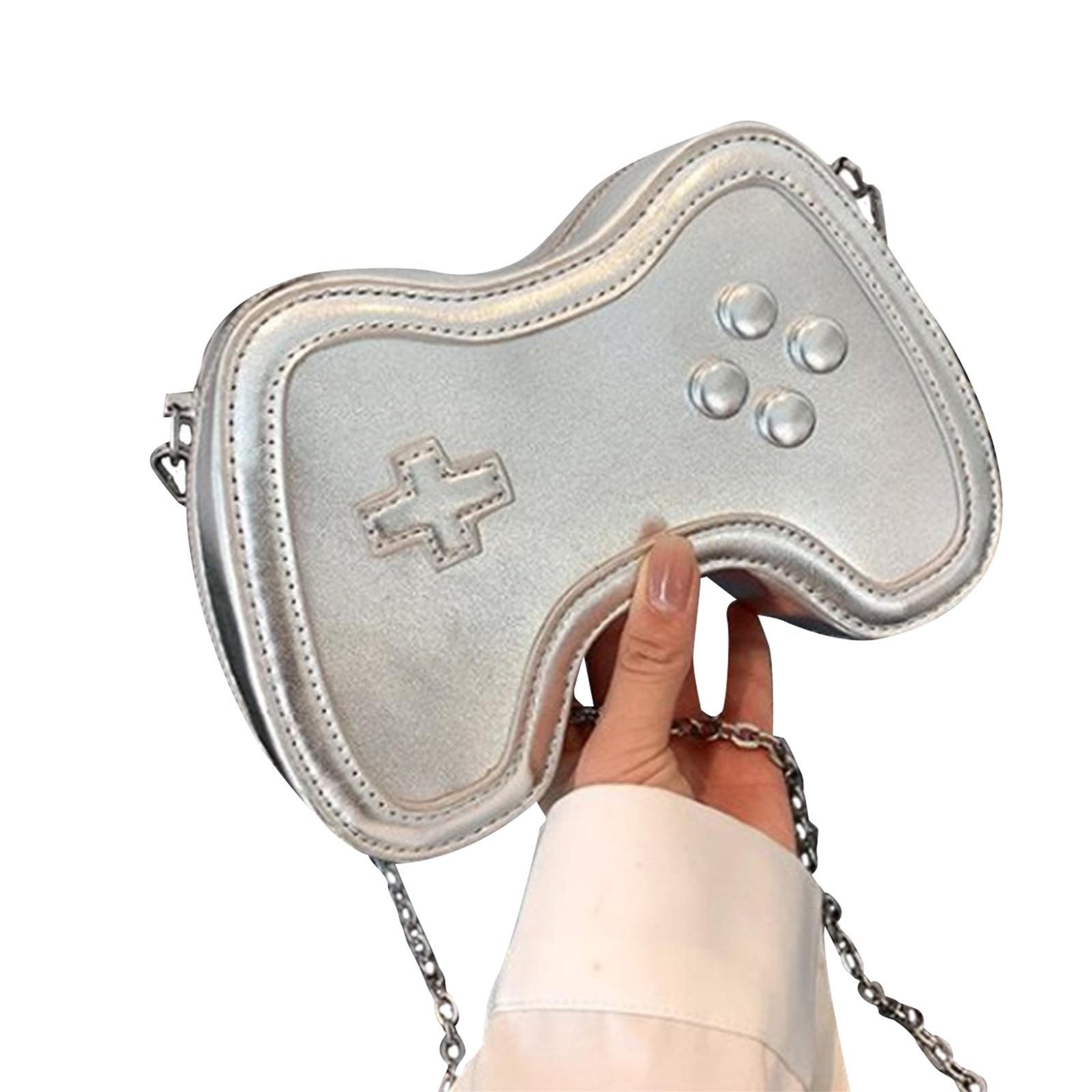 Модная сумка через плечо в форме геймпада — фото 11