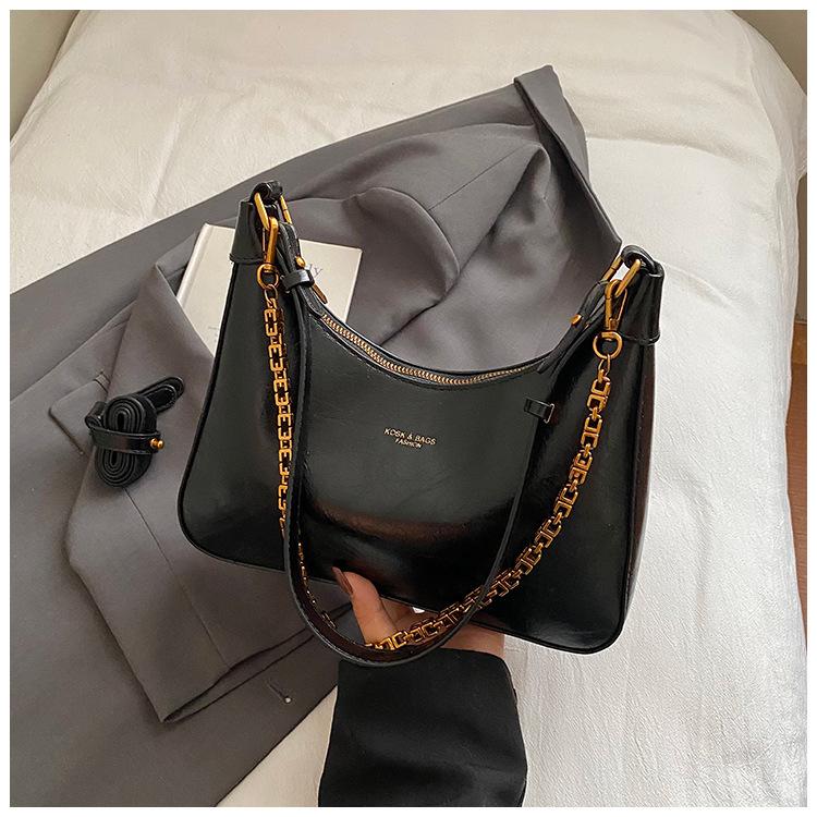 Autumn and Winter Retro Oil Wax Leather Small Bag Women's 2025 New Korean Version Niche Underarm Commuter Bag One-shoulder Crossbody Bag Trend