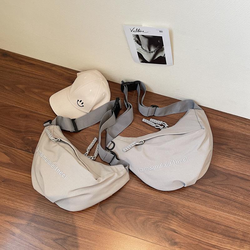 High-value casual new messenger bag women's 2025 commuting large-capacity fashion sports dumpling bag going out shoulder bag