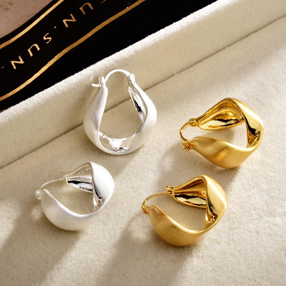 ins style gold brushed minimalist twisted ear buckle commuter earrings niche design high sense fashion temperament earrings