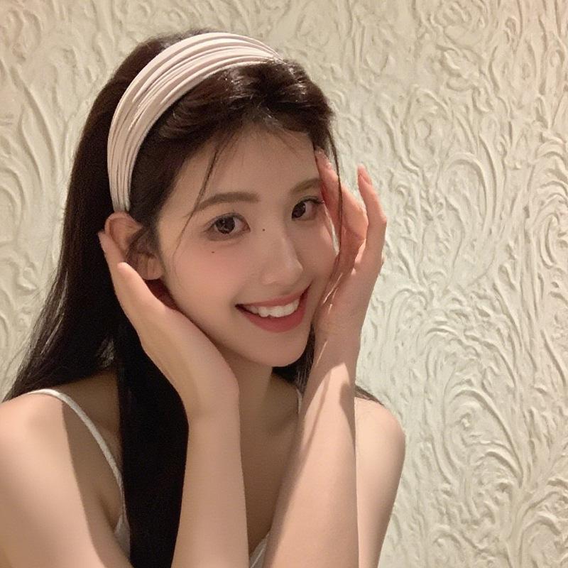 Elegant Solid Color Pleated Wide Headband - Versatile Korean Hair Accessory