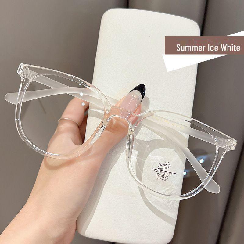 Ultra-Light Cat-Eye Tea-Colored Glasses Frame for Women with Myopia, Ideal for Large Faces and Small Eyes.