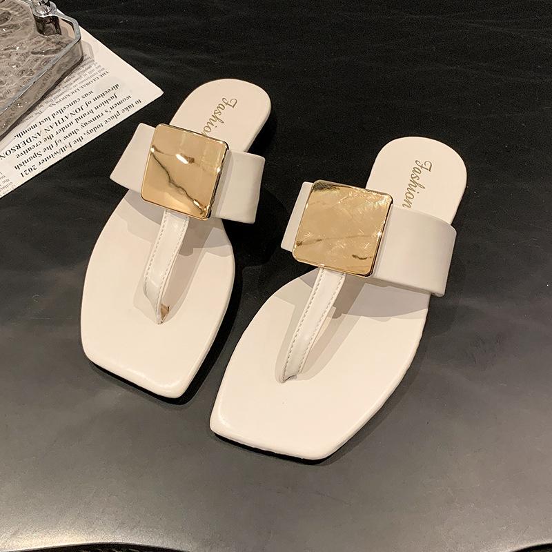 Flat-bottomed metal square buckle toe slippers 2025 summer wear with skirts, beautiful and cool slippers