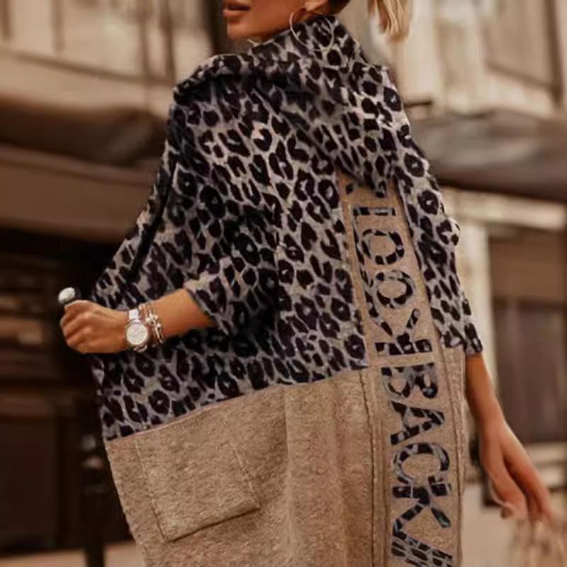 Modny Damski Dzianinowy Sweter Kardigan w Panterkę - Luźny Krój, Średniej Długości, Kurtka z Kapturem z Naszywkami z Literami
