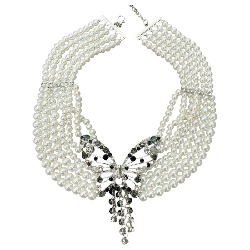 A52E Imitation Pearls Butterfly Pendant Multi-layer Necklace Suitable for Ladies