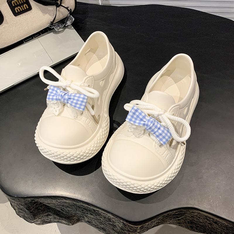 

Cute cartoon hole shoes women spring and summer 2025 new wear non-slip breathable beach seaside bag head sandals 41 белый