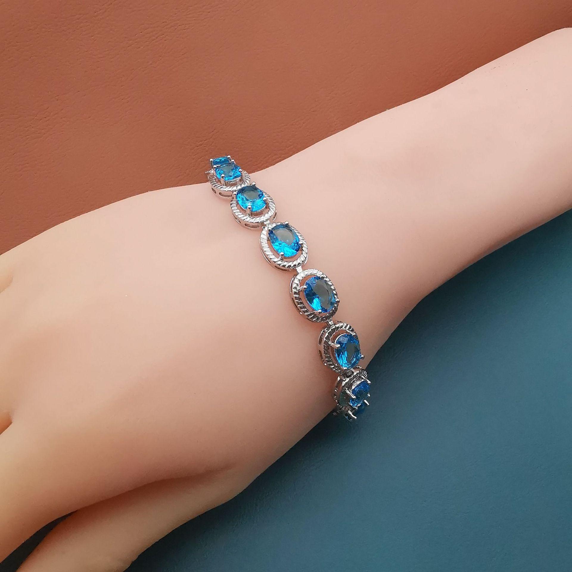 

2026 Fashion Trend Jewelry Multi-color Zircon Bracelet Simple Versatile Oval Hollow Bracelet Women 18CM небо синє кольору