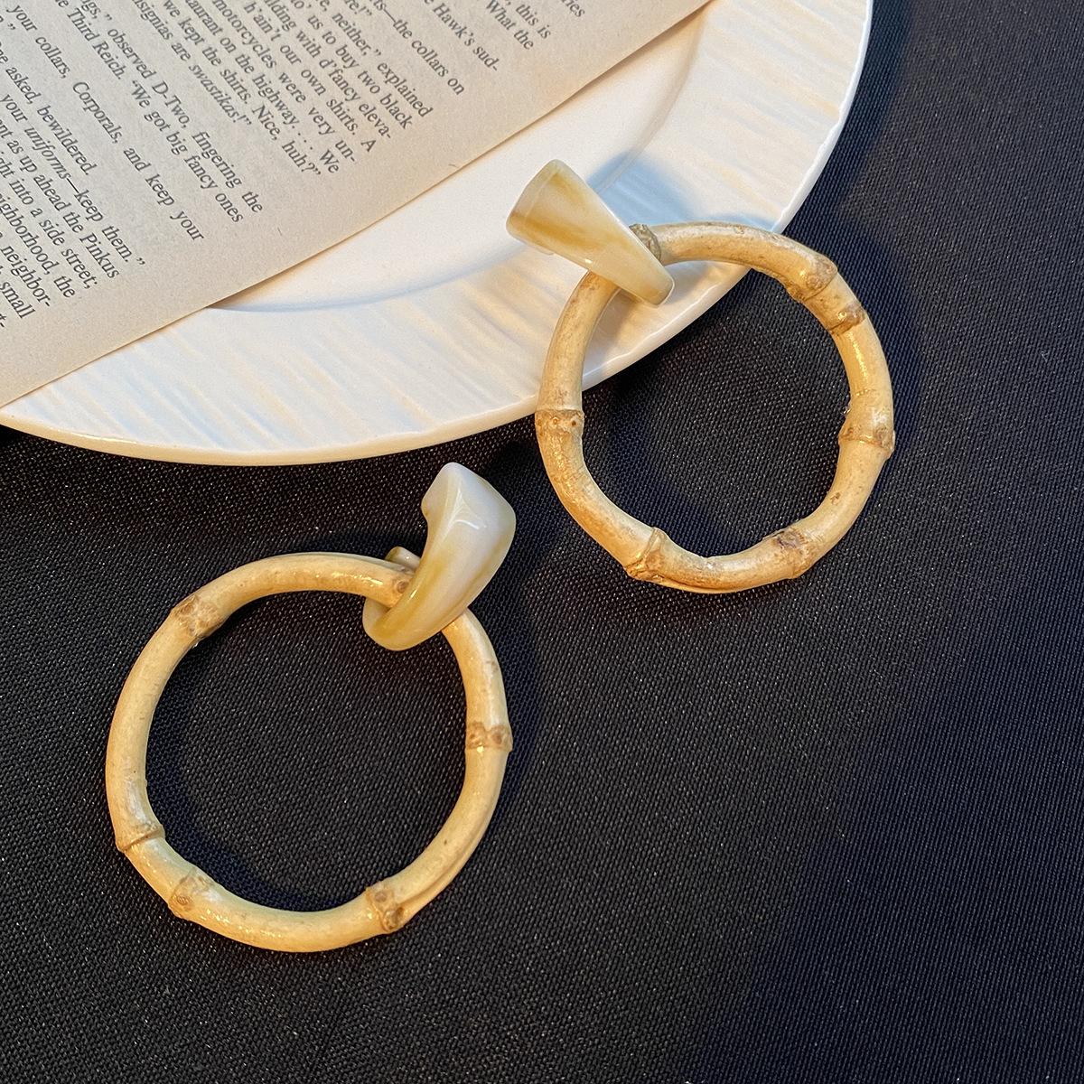 Retro Old Money Bamboo Joint Round Earrings - Unique, Relaxed, and Exaggerated Niche Design