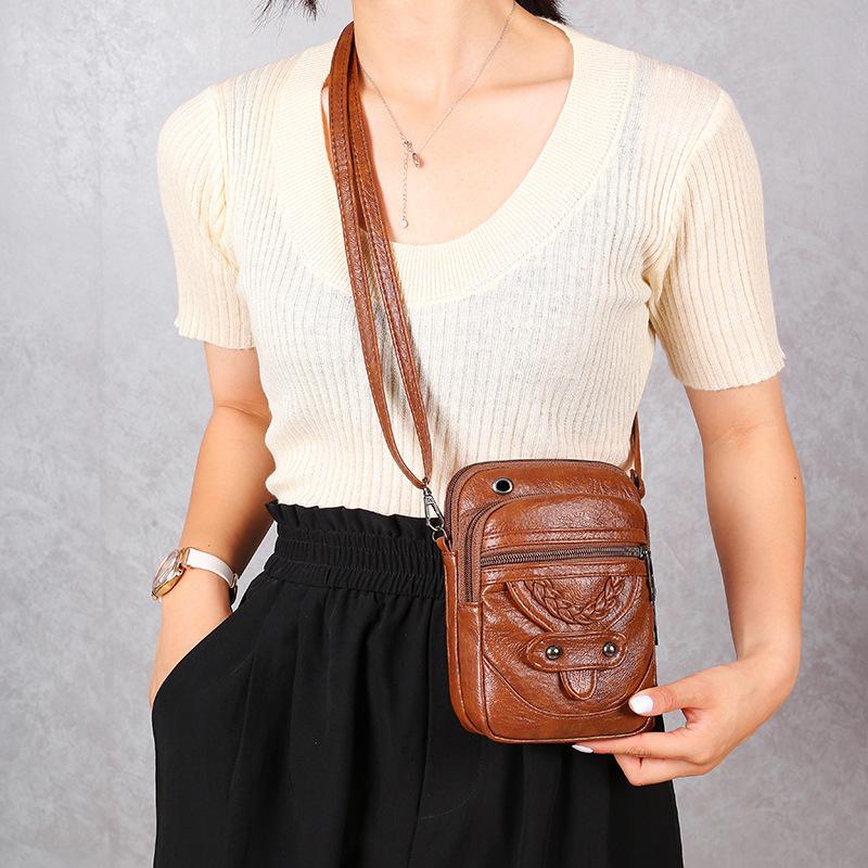 Vintage Soft Leather Crossbody Bags Rivet PU Women Messenger Shoulder Bag Small Female Handbags Phone Purses Black and Brown