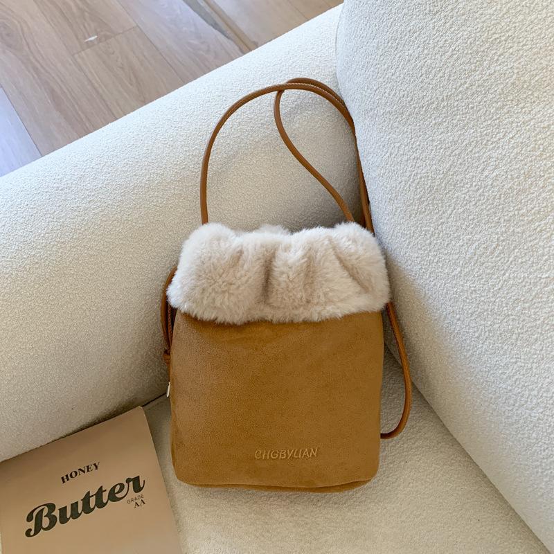 Нишевая повседневная маленькая квадратная сумка, Модная и трендовая сумка через плечо коричневый