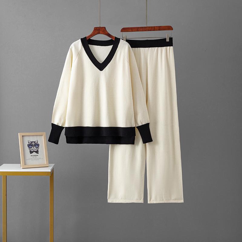 

Женский европейско-американский костюм-двойка с V-образным свитером и брюками широкого кроя на осень/зиму 2025. One size