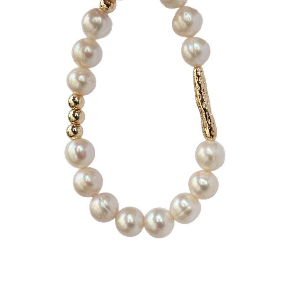 Light Luxury9MM Natural high-luster freshwater pearl bracelet with a unique, delicate gold-tone design, exuding a sophisticated and elegant Baroque