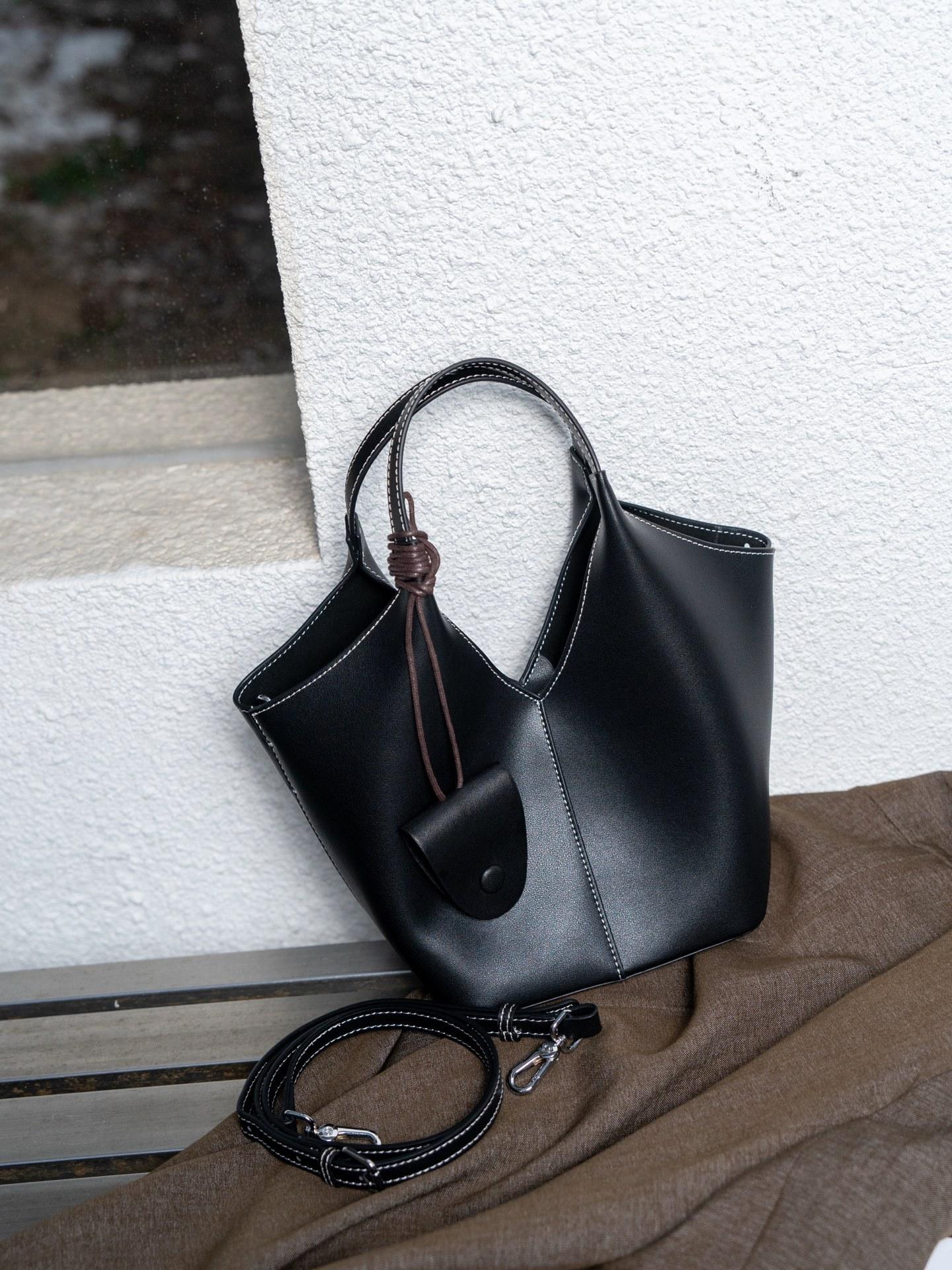 

Genuine Leather Mini Backpack Design Fashion Handbag Womens Bag New Style Large Capacity Personalized Versatile Casual Single Shoulder Strap Handbag 31x13x23cm чёрный