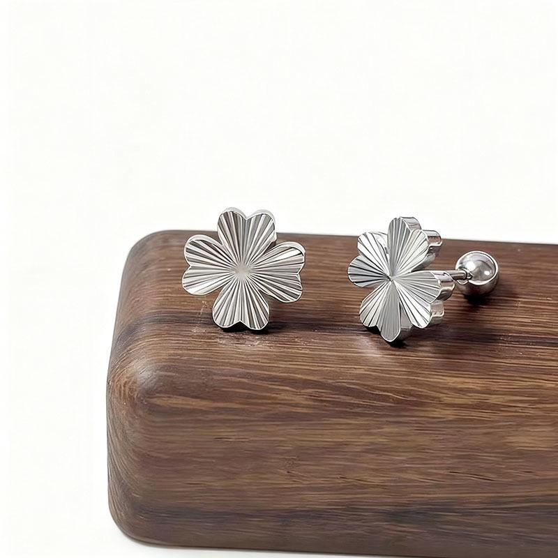 Korean Style Laser-Etched Four-Leaf Clover Heart Ear Studs - Fashionable Titanium Steel Earrings for Women