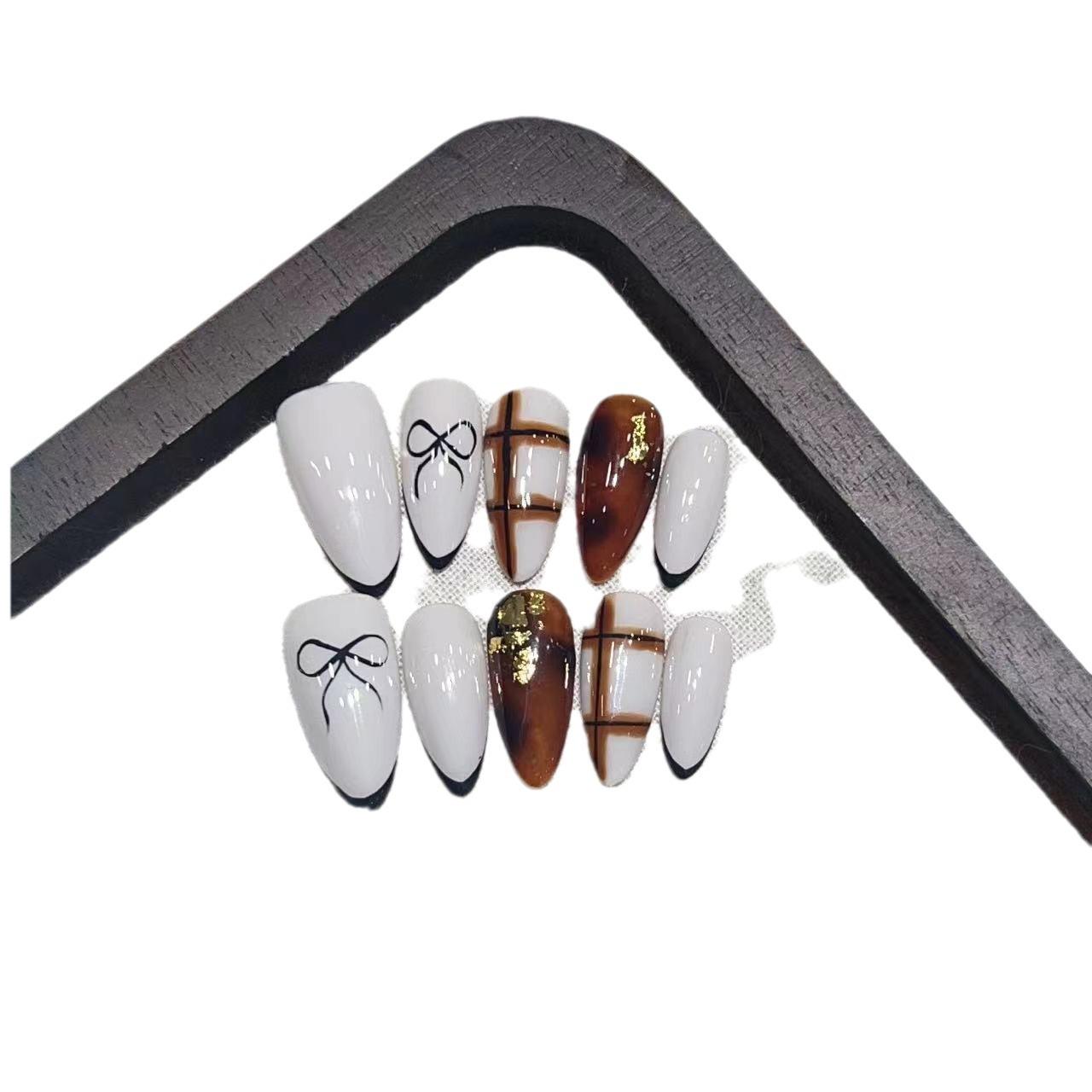 

Ношение накладных ногтей с атмосферой высокого класса Янтарный французский маникюр Горячий стиль Съемные наклейки для накладных ногтей Large L