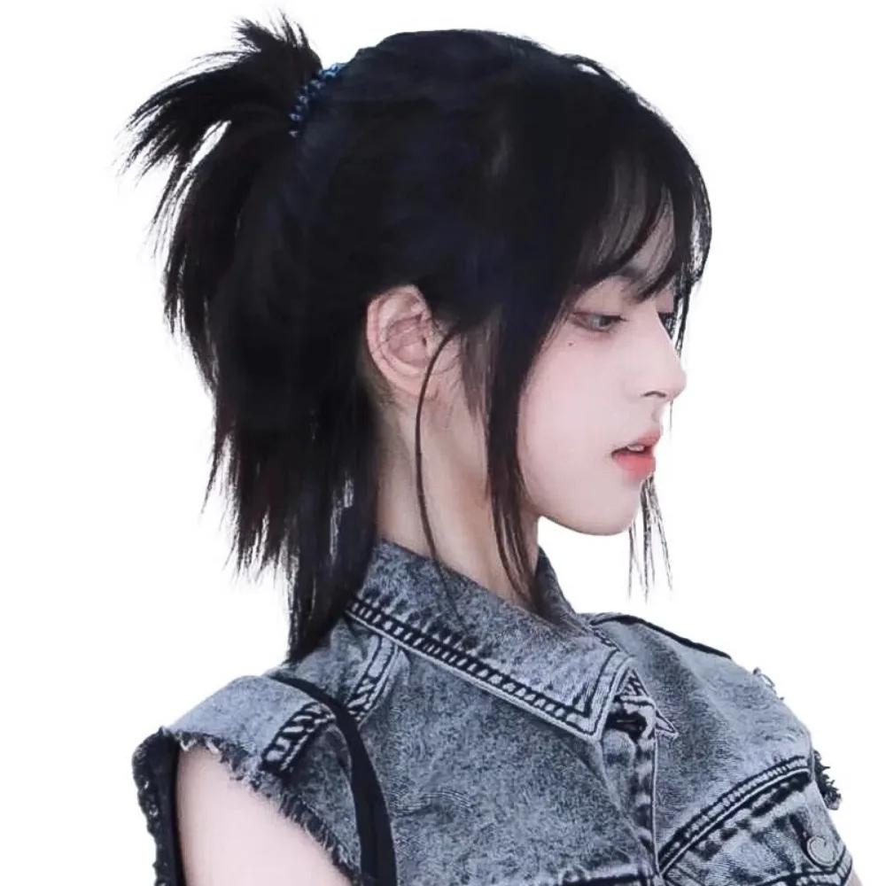 Schwarze kurze Perücke Cos Japanischer Anime Cosplay Perücke 38cm Cooles Sissy Stirnband Perücken Punk Hochwertige synthetische Perücken