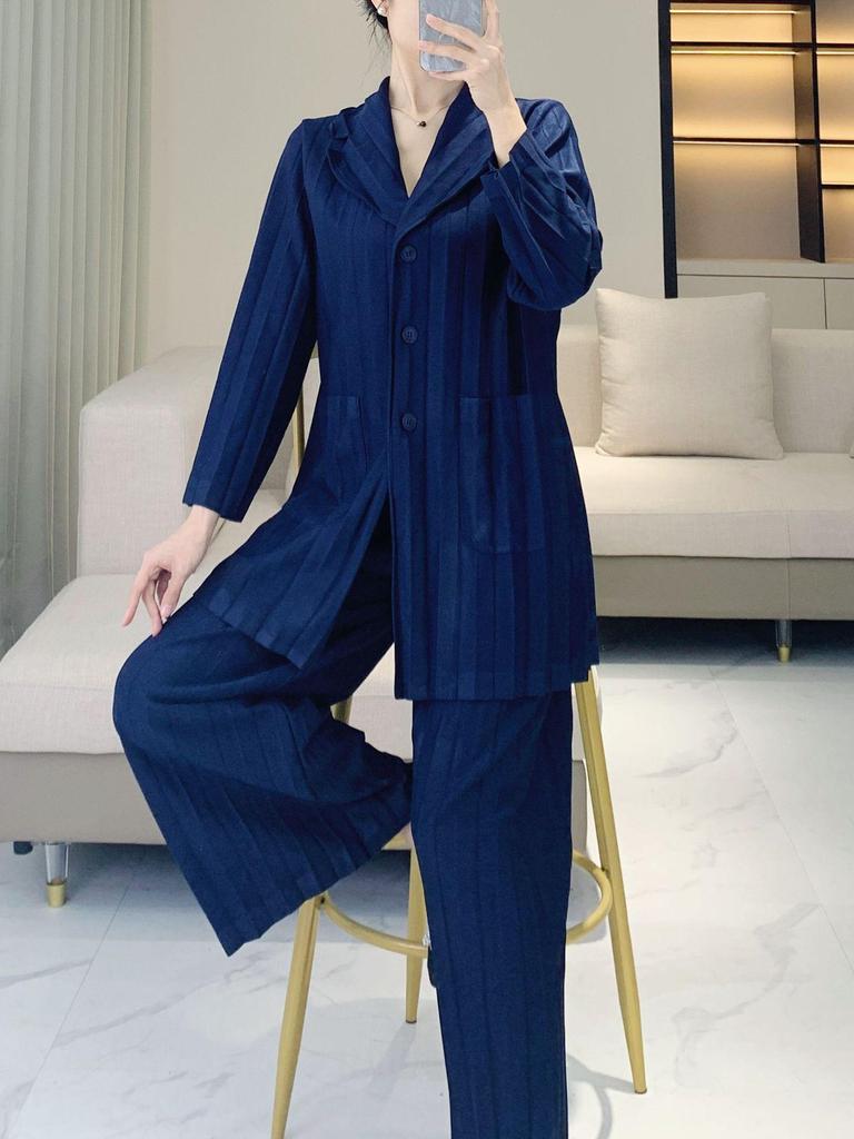 Women's High-End Pleated Pinstripe Wide-Leg Pants Set - Spring/Autumn Plus Size Slimming Suit