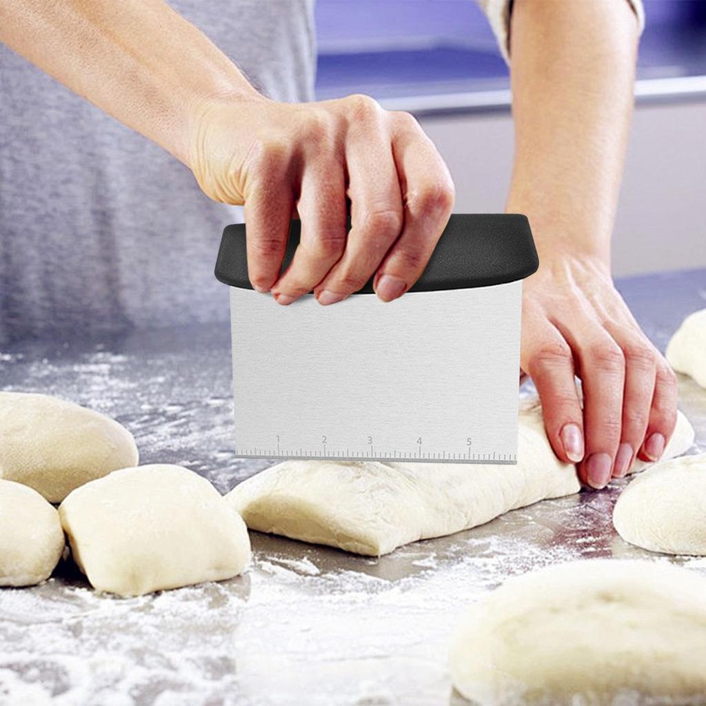 Stainless Steel Cutting Knife With Scale Flour Cutting Kitchen Tool