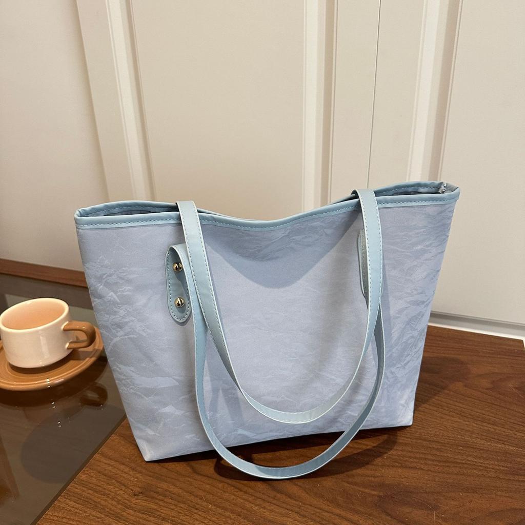 Simple Commuting and Leisure 2025 Winter New Solid Color Trend Fashion Large Capacity Trend Jitote Shoulder Women's Big Bag