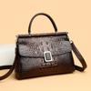 New Texture Retro Crocodile Pattern Bucket Bag, Fashionable Temperament, Hand-held Women's Bag, High-end and Versatile Diagonal Cross Bag