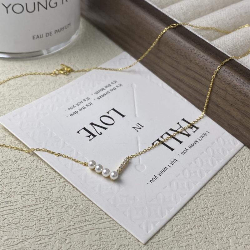 Elegant V-Shaped Pearl Necklace: Women's 925 Sterling Silver with 18K Gold Plating, Light Luxury Design, Versatile Clavicle Chain