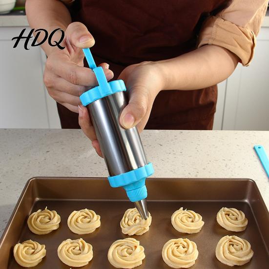 Handheld Baking Press for Cookies Stainless Steel Cookie Decorating Piping Kit Ergonomic Push Dispenser And Durable Nozzles Design Icing Dough Cream