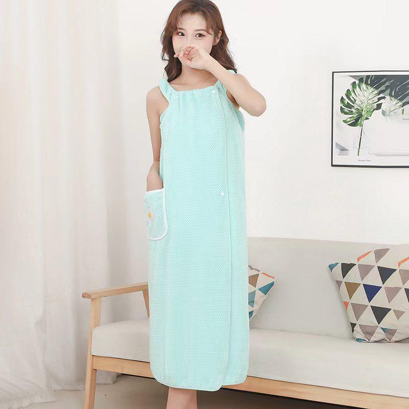 

Coral Fleece Wearable Bath Towel: Thick, Soft, Absorbent Bathrobe for Women 130x100 cm