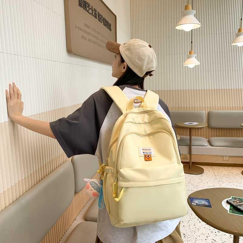 Fashionable Large Capacity Korean Style Backpack Waterproof Nylon School Bag For Men And Women