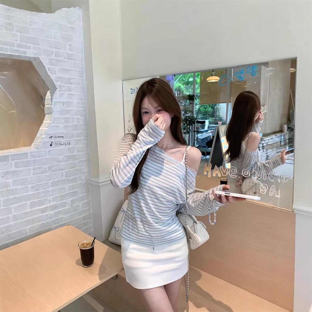 Gentle and sweet wind lace splicing slanted shoulder long-sleeved T-shirt women's spring Korean age-reducing chic striped off-shoulder top