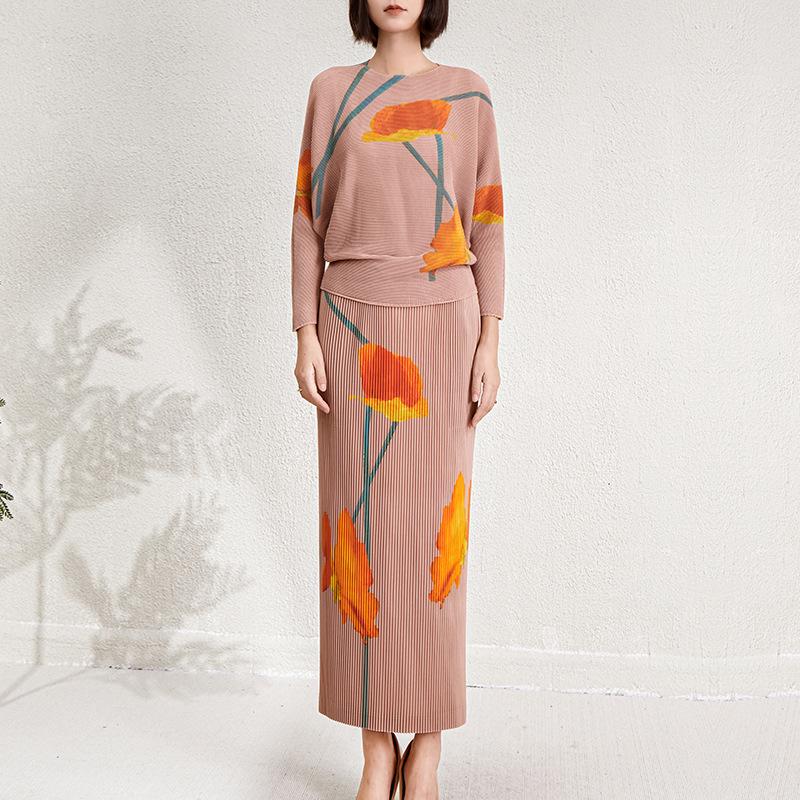 

Женский осенний модный комплект-двойка с принтом мака: Топ с рукавами «летучая мышь» и юбка миди Skirt кофейный