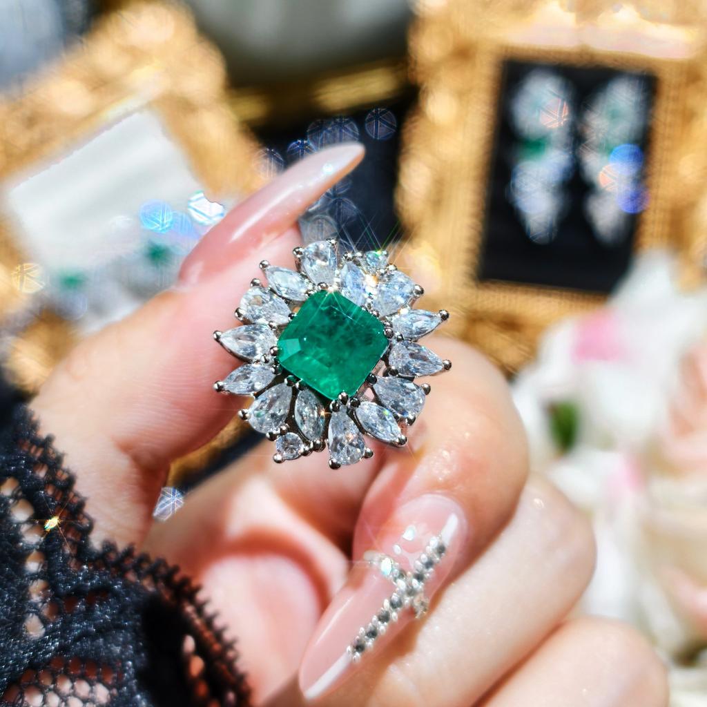Colar Vintage de Esmeralda de Laboratório e Diamante Prata Esterlina 925 Gargantilha de Noivado Casamento para Mulheres Presente de Joia de Noiva