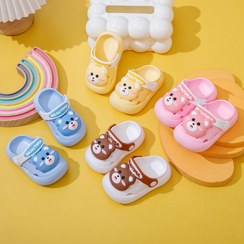 New summer indoor sandals, cute soft-soled baby slippers, boys' perforated closed-toe non-slip shoes, girls' outdoor wear children's shoes