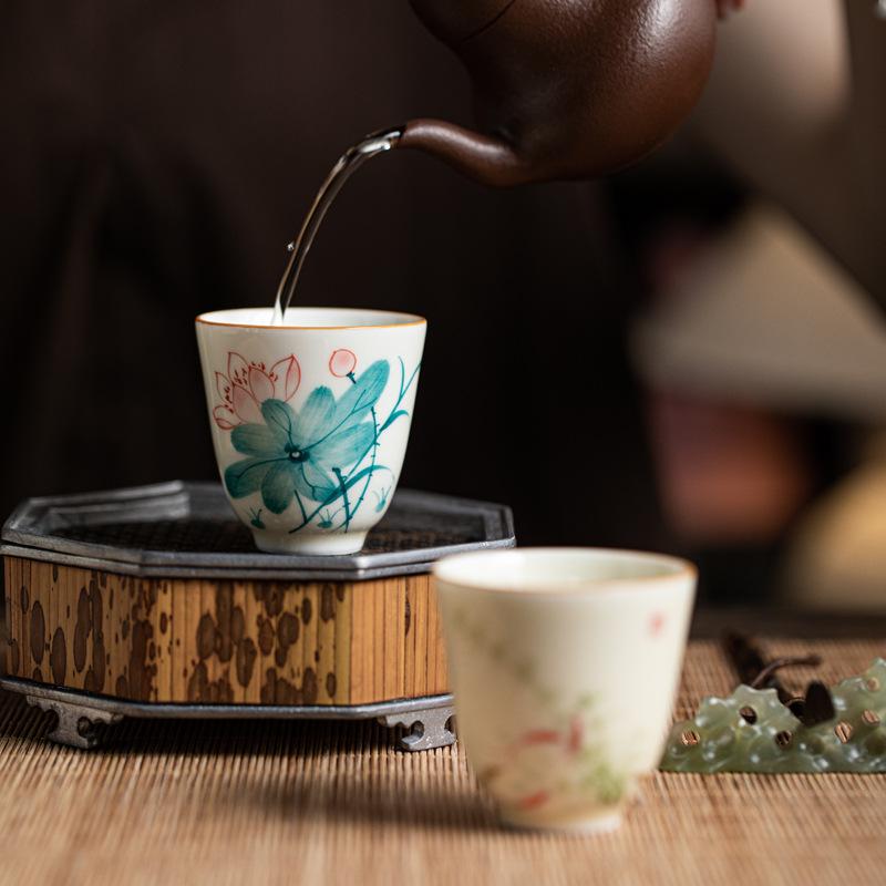 Handbemalte Keramik-Teetasse Unterglasur Blau Lotus Bambus Orchidee Teezeremonie Tasse Chinesisches Gongfu Tee-Set