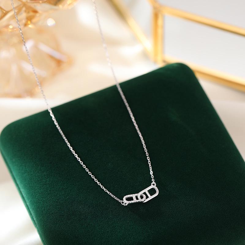 Banyan Tree S925 Silver Pig Nose Necklace: Gold-Plated, Micro Diamond, Fashionable Clavicle Chain for Women.