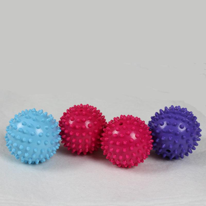 

Spiky PVC Acupressure Massage Ball 7CM - Fascia & Fitness Hedgehog Ball красный