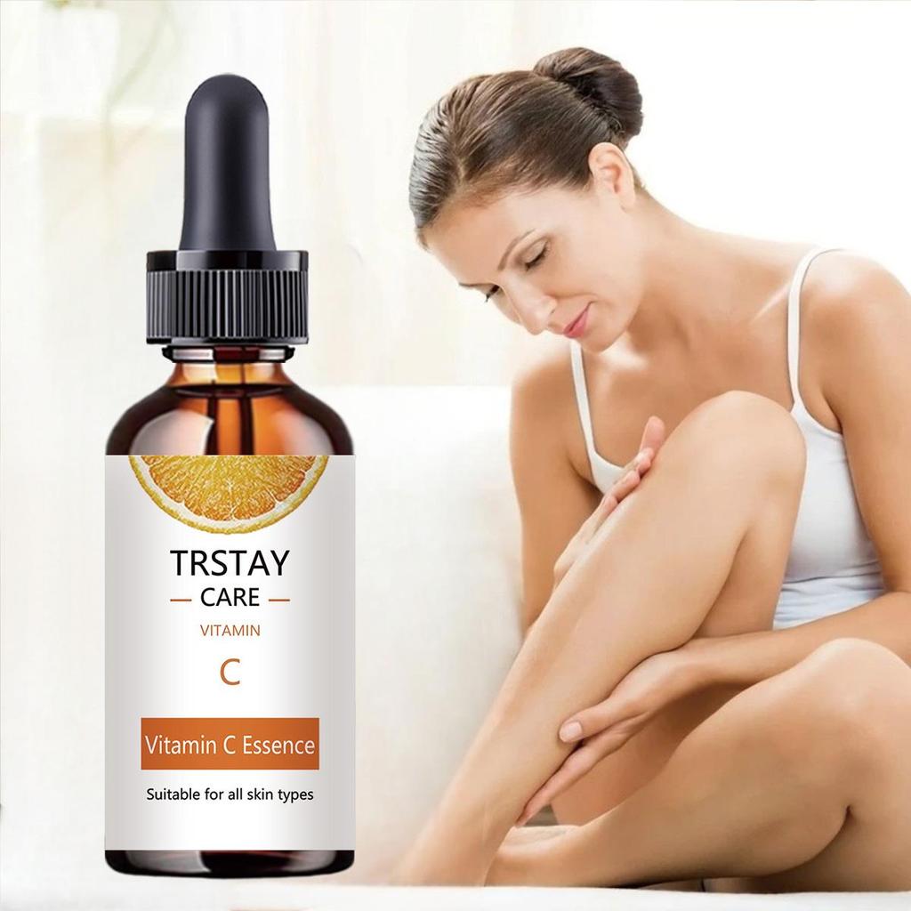 Bělicí esence pro péči o pleť obsahuje vitamín C, antioxidant, hydratační a zvlhčující esenci a vyživující pleťovou vodu.