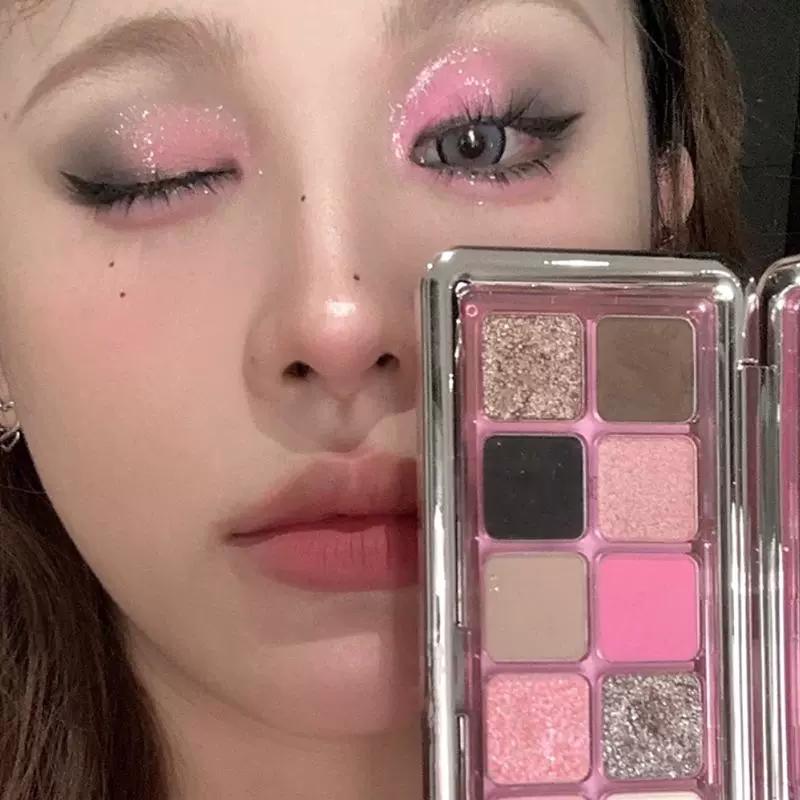 New Product Light Cut Off Pink and Black Cat's Eye Small Smoked 12 Colors Eye Shadow Plate Matte Shimmer Sweet Spicy Barbie Crushed Diamond Eye Shadow