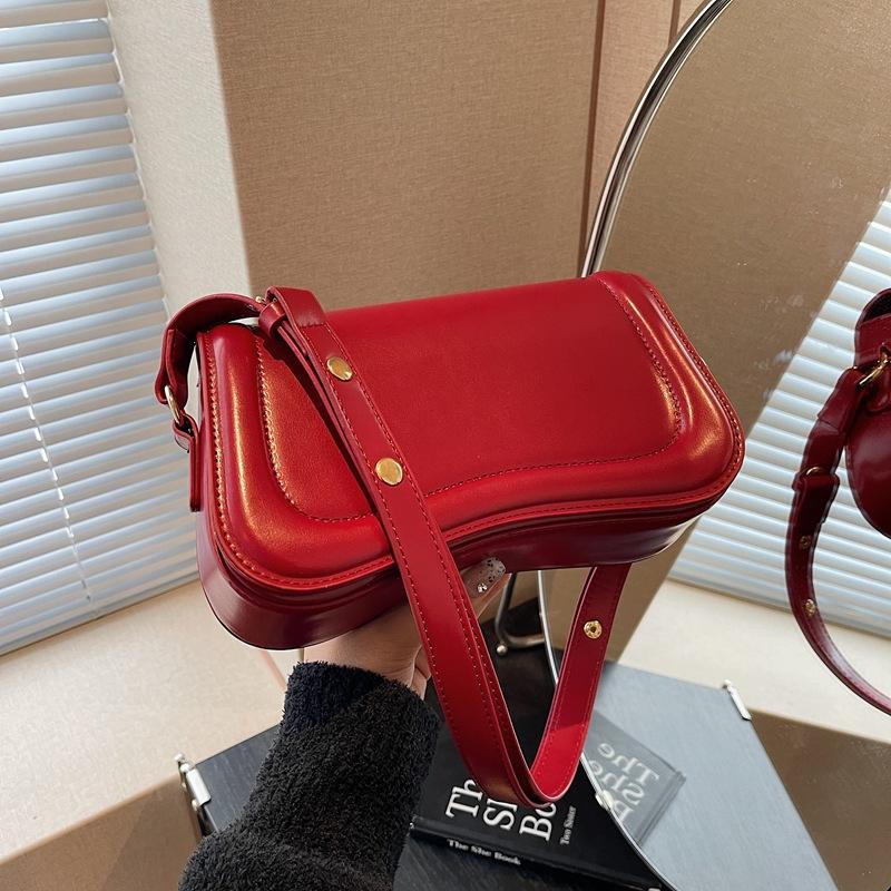 

Нишевая сумка подмышку женская осенне-зимняя новая модная маленькая квадратная сумка премиум универсальная сумка-мессенджер красный