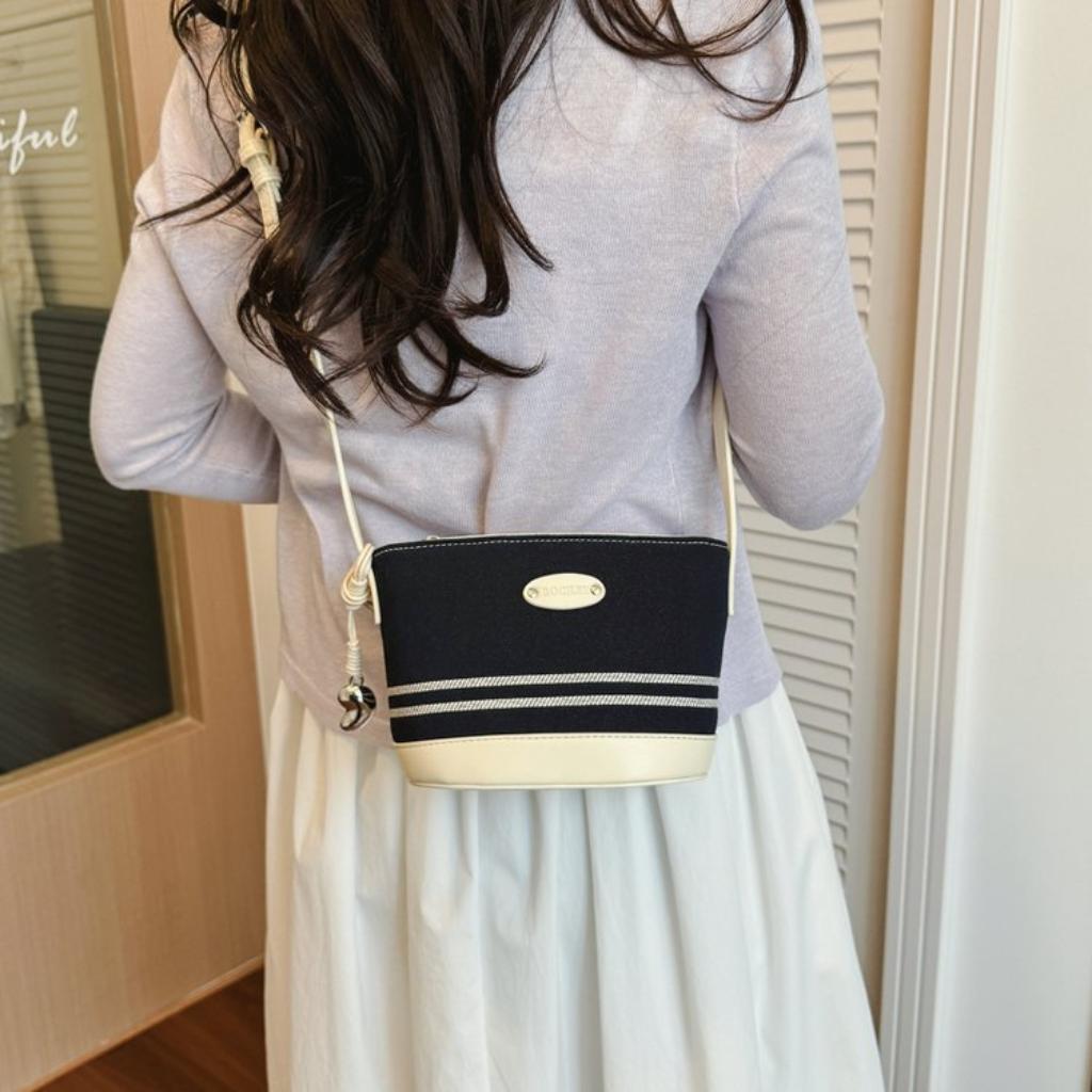 Xeie Thuk Shoulder Bag Women Faux leather Adjustable Strap Daily Commute