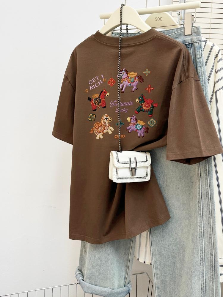 2026 Women's Loose-Fit Wine Red Cotton T-Shirt with Small Horse Print, Plus Size, Short-Sleeve, Year of the Horse Design.