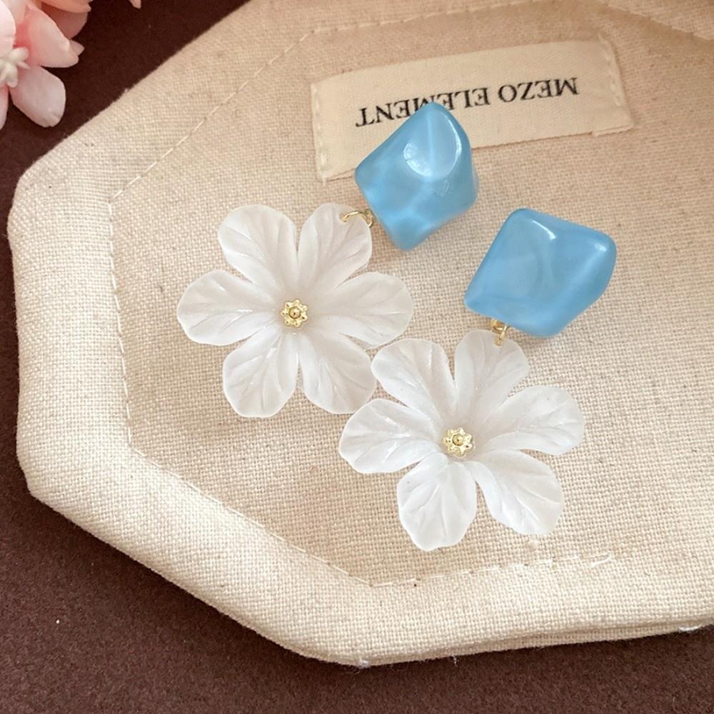 Exaggerated Acrylic Flower Earrings Temperament Ladies Stud Earrings Women Earrings  Spring Summer