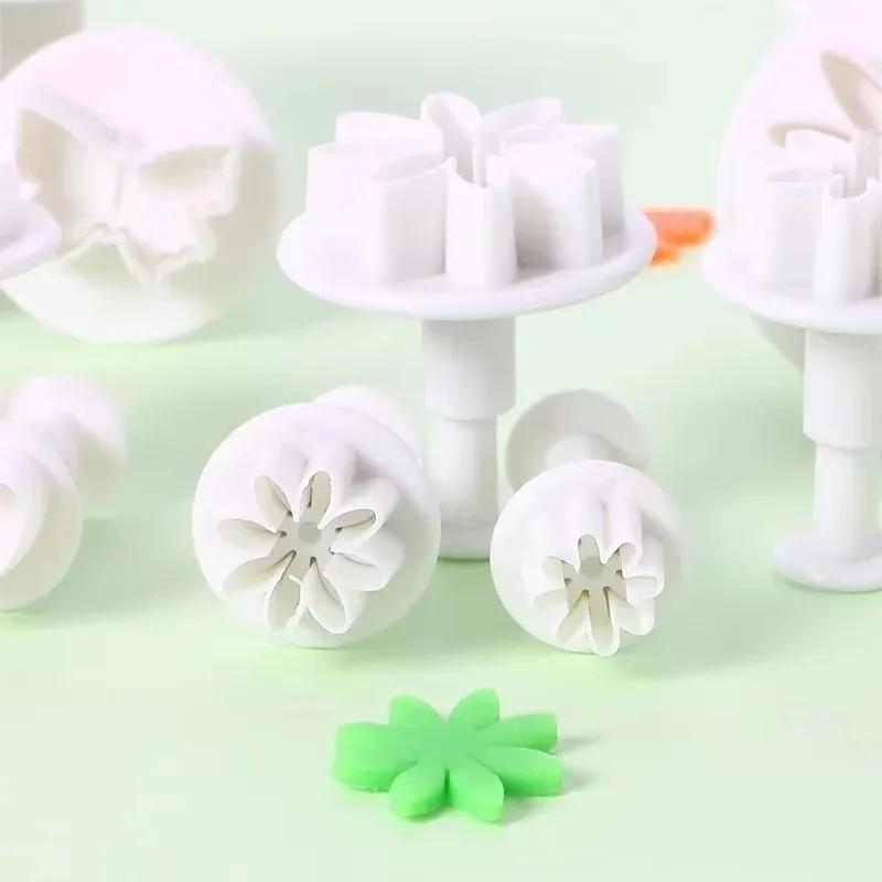 33PCS/set DIY Baking Dessert Embossing Mold Kitchen Kitchen Baking Sugar Cake Decoration Mould Multiple Biscuit Candy Pie Molds