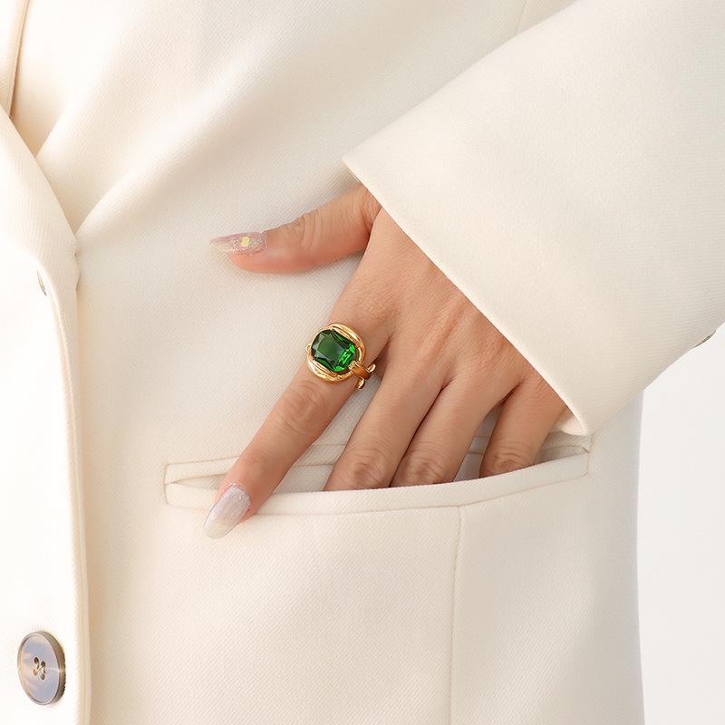 Exquisite Non-Fading Emerald Crystal Ring for Women - Gold-Plated Titanium Steel Size 6