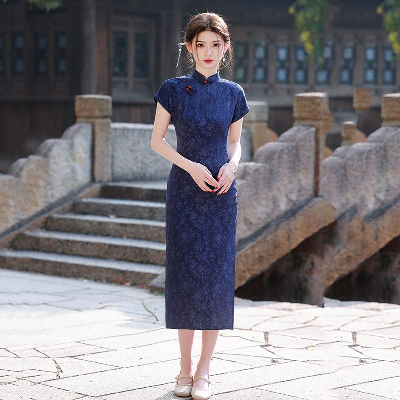 Mavi Çin Cumhuriyeti tarzı uzun geliştirilmiş cheongsam 1011 yeni genç kadınlar için yeni Çin tarzı retro kısa kollu günlük yazlık
