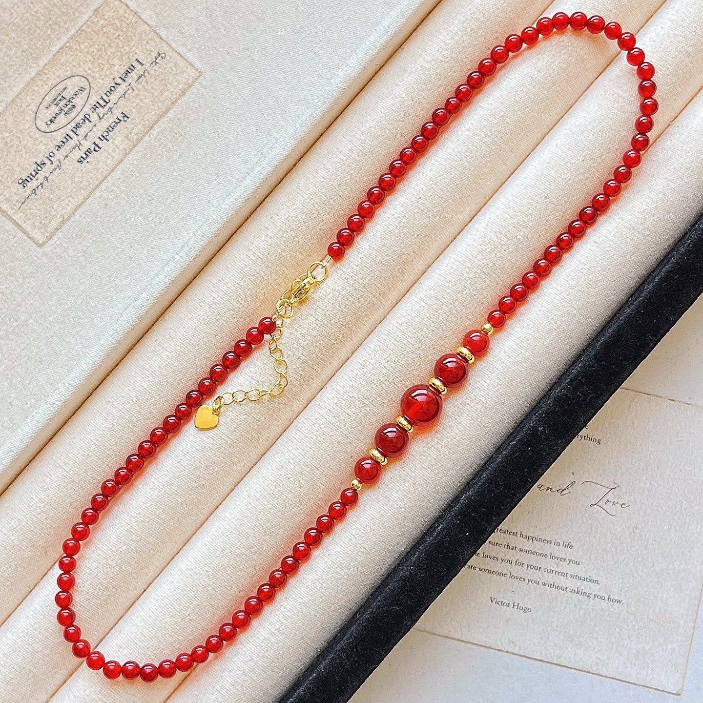 Retro High-Grade Natural Chalcedony Agate Pendant Necklace