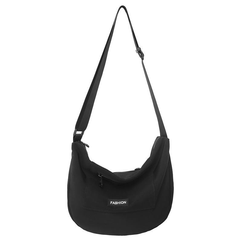 Korean Retro Street Messenger Bag High Value Simple Casual Neutral Style Dumpling Bag Men's and Women's Large Capacity Messenger Bag